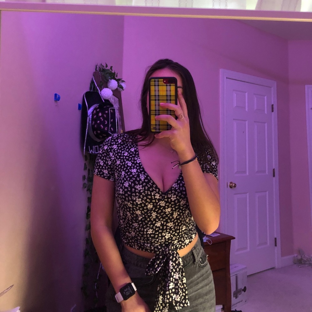 FOREVER 21 wrap tie black and white flower shirt